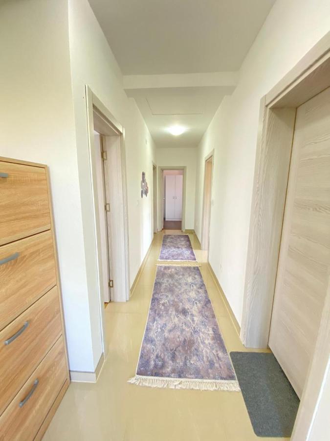 Home Mia Airport Podgorica Extérieur photo