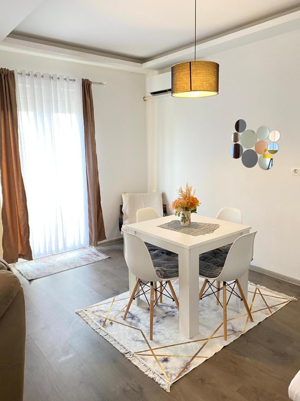 Home Mia Airport Podgorica Extérieur photo
